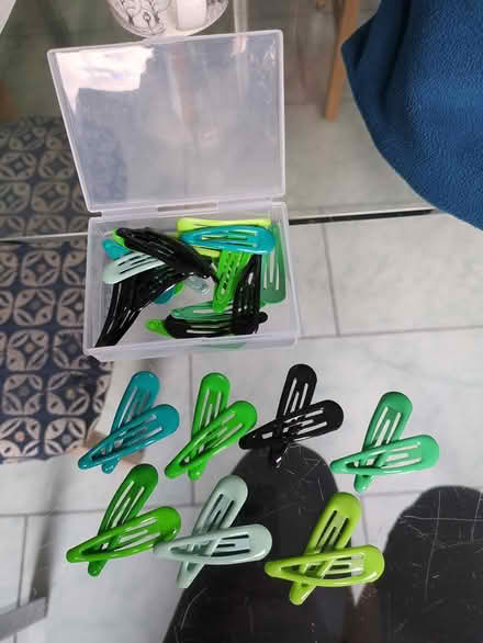 Photo of free Box of hairclips (34) (Roffey) #2