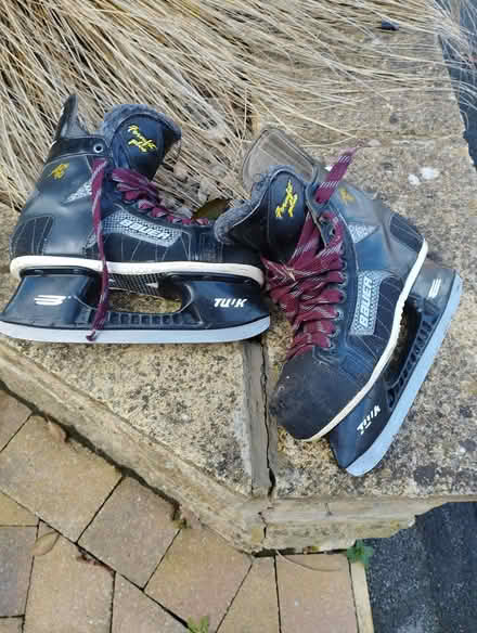 Photo of free ice hockey boots size 4 (Walkley S6) #1