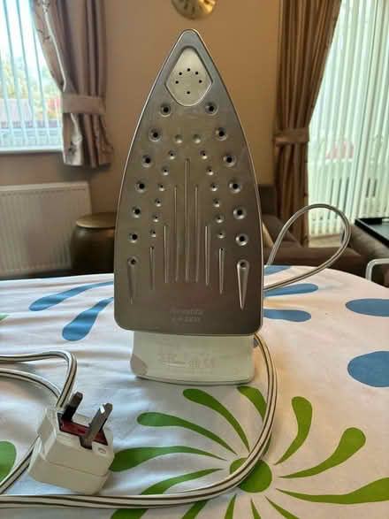 Photo of free Rowenta Steam Iron (Caldy Valley CH3) #3