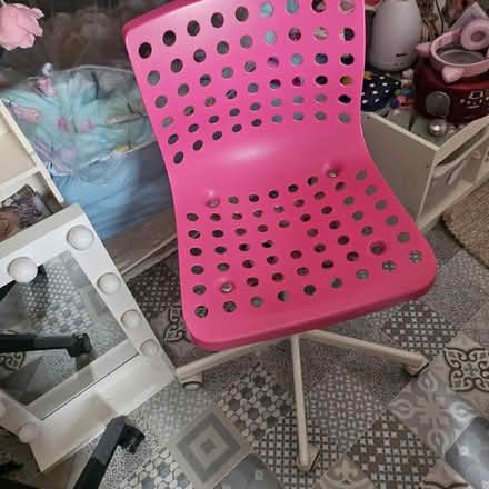 Photo of free Girls ikea desk chair (Corstophine EH4 7DN) #1
