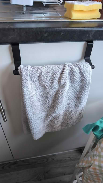 Photo of free Towel holder (Colindale NW9) #1