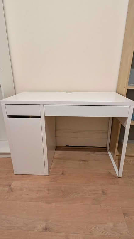 Photo of free White desk (W14) #3