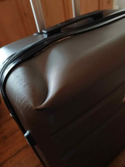 Photo of free Aerolite suitcase with one dodgy wheel (Upper Walthamstow E17) #2
