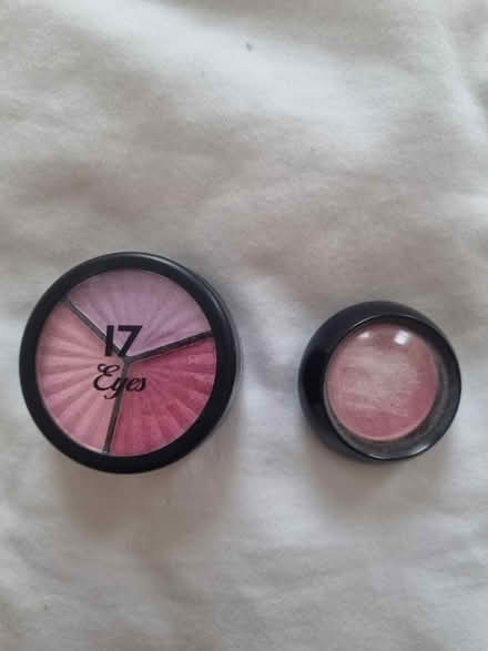 Photo of free Pink Eye Shadows (Enfield EN3) #1