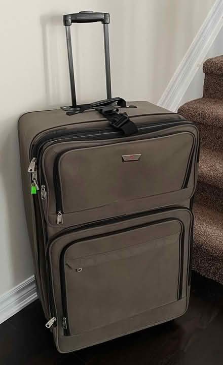 Photo of free Air Canada luggage - 2 pieces (Kanata South) #1