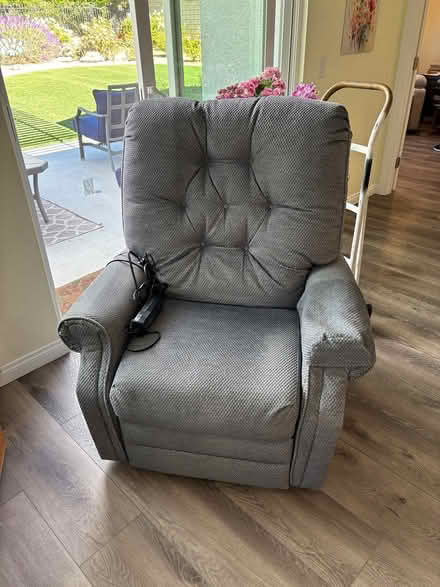 Photo of free Electric lift recliner (Canyon Country) #1