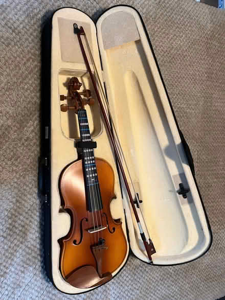 Photo of free Beginner's violin (Bridgewood Gate ME5) #1
