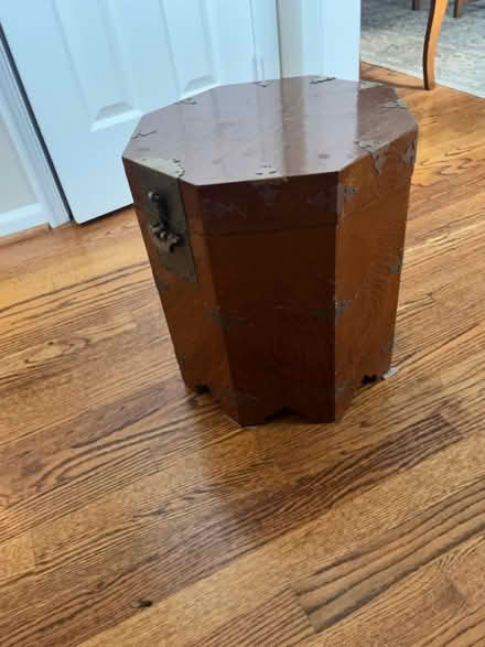 Photo of free Smell Chinese octagonal storage (FFX/Centreville near Costco) #1