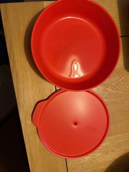 Photo of free Microwave dish (Camberley GU15) #1