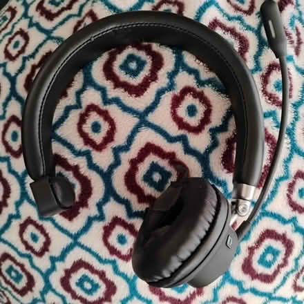 Photo of free Over the head Bluetooth headset (Darien) #1