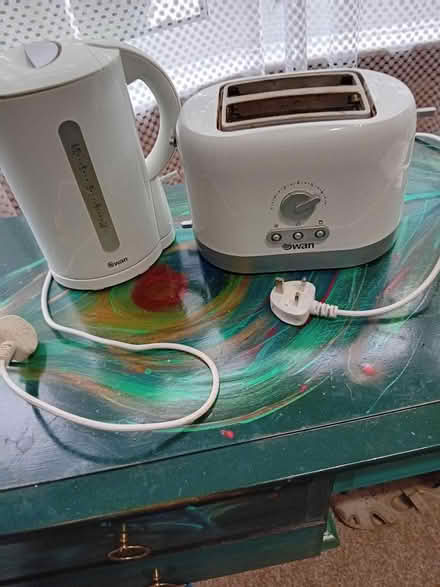 Photo of free Swan white electric kettle&toaster (Chapel Allerton LS7) #3