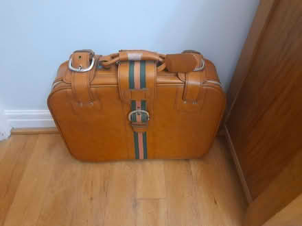 Photo of free Retro small suitcase (GU12) #1