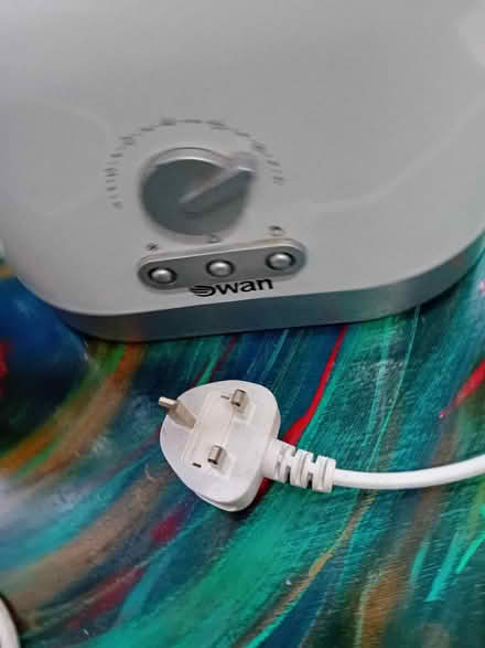 Photo of free Swan white electric kettle&toaster (Chapel Allerton LS7) #2