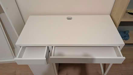 Photo of free White desk (W14) #4