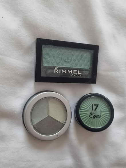 Photo of free Green Eye Shadows (Enfield EN3) #1