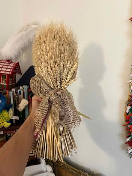 Photo of free Straw centerpieces / decorations (Brightwood 20011) #1