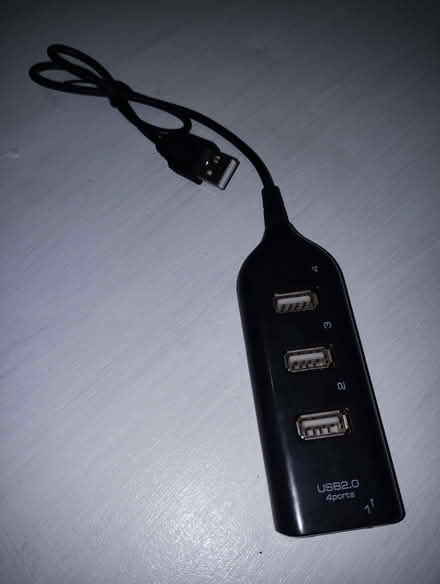 Photo of free USB 2.0 4 port adaptor (Hornchurch RM12) #1