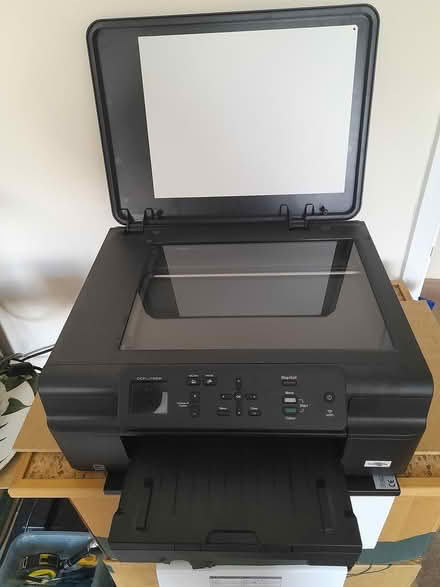Photo of free Brother printer-scanner (GU7 3AW) #2