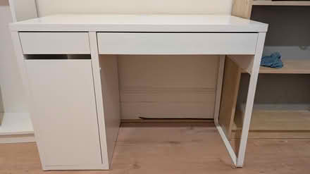 Photo of free White desk (W14) #1