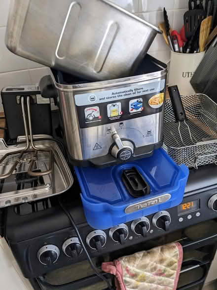 Photo of free deep fat fryer (snodland) #2