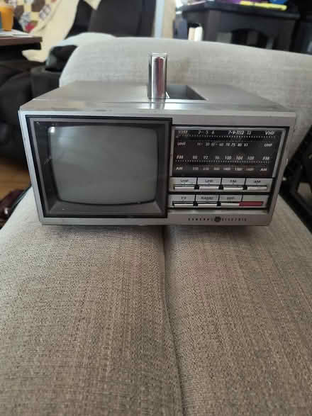 Photo of free Vintage tv/radio (Crestwood near Princeton Halls) #3