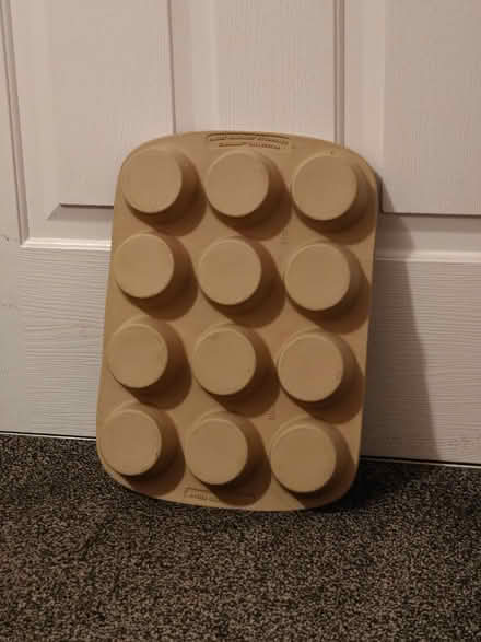 Photo of free Pampered Chef Stoneware Muffin Tray (Cradley Heath, B64) #2