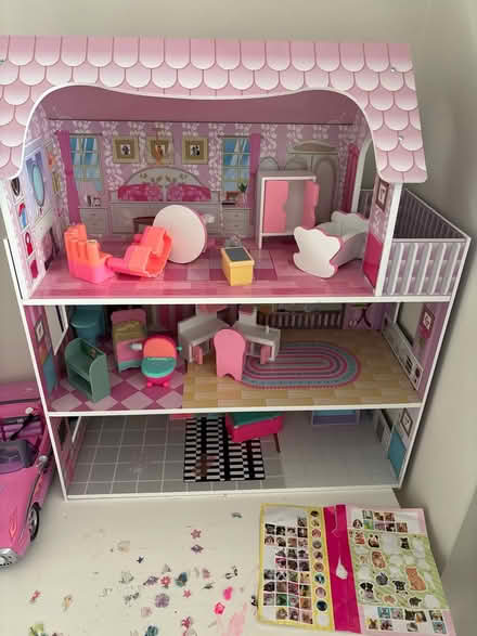 Photo of free Girls dolls house (EN7) #1