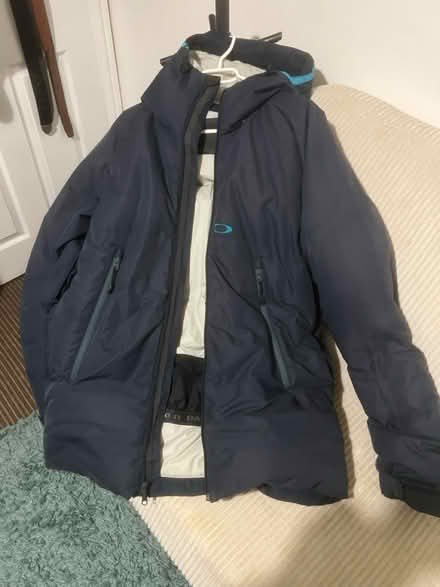 Photo of free Menโs coat XL (DE21) #2