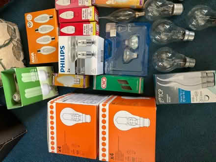 Photo of free Light bulbs mixed box halogen and traditional (Moor Side PR4) #2
