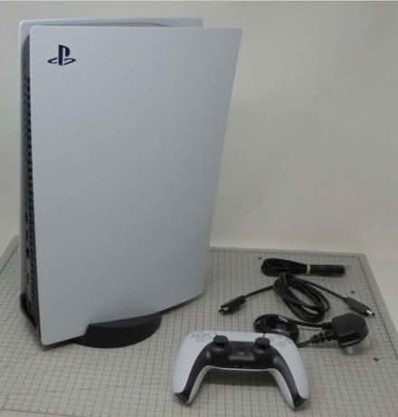 Photo of PS5 (Thamesmead DA18) #1