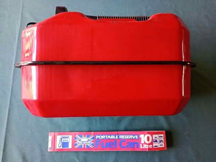 Photo of free 10 litre fuel can (Norcot RG30) #3