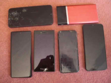 Photo of free A No. of Mobile Phones for spares (B90 shirley) #1