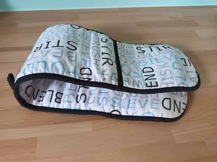 Photo of free Oven Gloves (Fareham PO14) #1