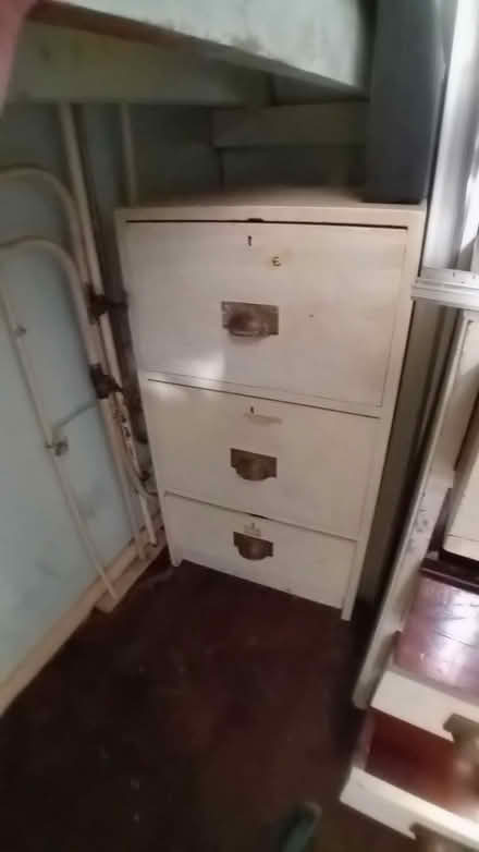 Photo of free Two large solid sets of drawers (Lower Clapton E9) #2