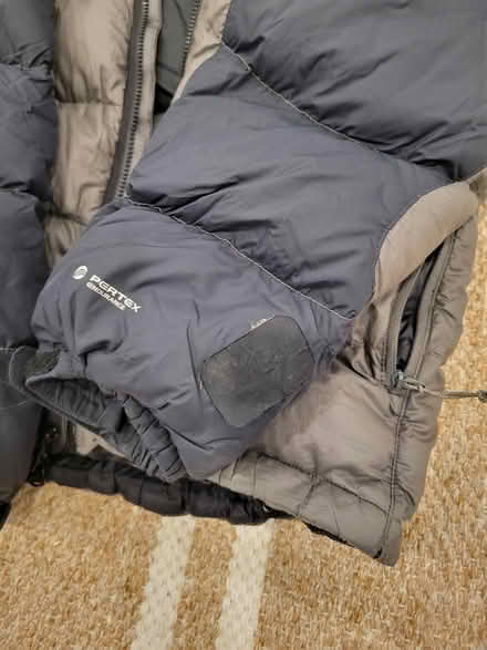 Photo of free Men's down puffer coat (Montreal road and St Laurent) #2