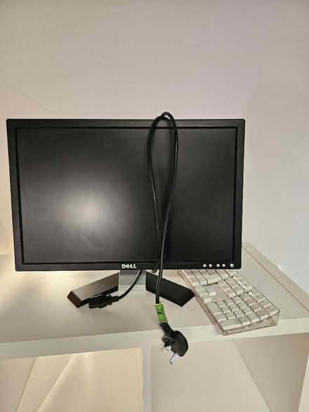 Photo of free Dell 20" monitor (Chiswick W4) #2