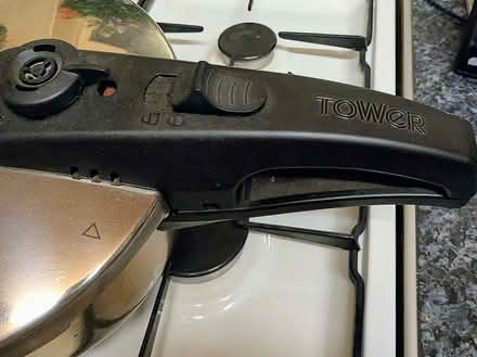 Photo of free Pressure cooker (The Highlands TN39) #2