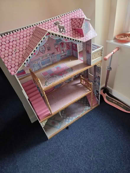 Photo of free Wooden dolls house (Welwyn Garden City AL7) #2
