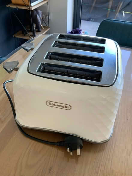 Photo of free DeLonghi 4 slice toaster (Marden Thorn TN12) #2