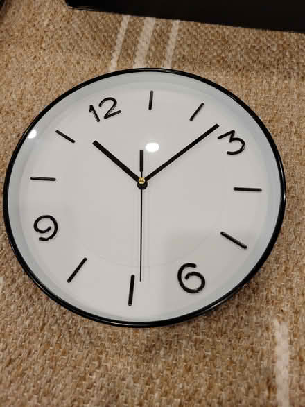 Photo of free Wall clock (Montreal road and St Laurent) #2