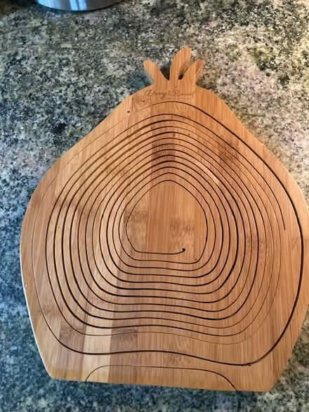 Photo of free Harry & David Fruit Basket (Ravenna/Maple Leaf) #2