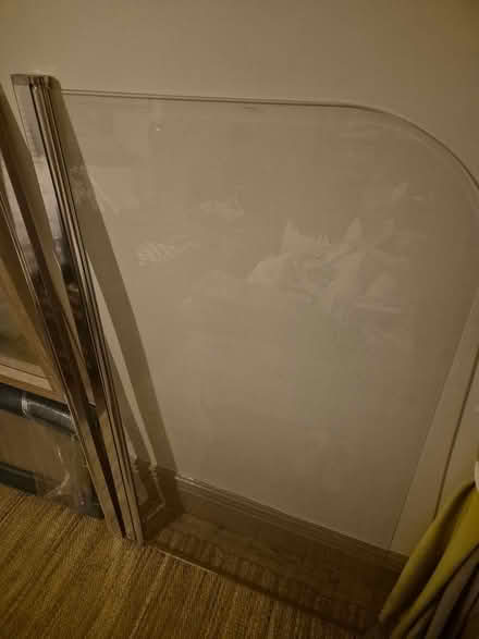 Photo of free Bath screen (S2 Highfield) #1