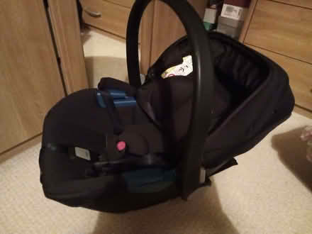 Photo of free Silver cross baby carrier/car seat and Simplifix base (Spotland Bridge OL12) #1