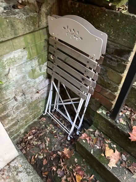 Photo of free Outdoor chairs and table (Shepherd's Bush W14) #1