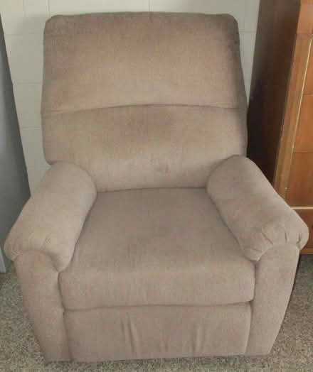 Photo of free Recliner (Schaumburg) #1