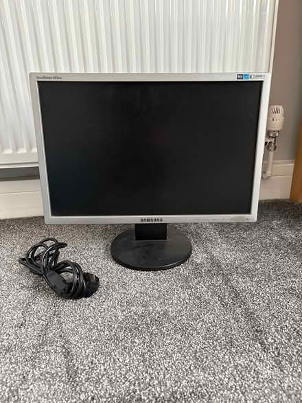 Photo of free Samsung Monitor (Waterlooville PO7) #1