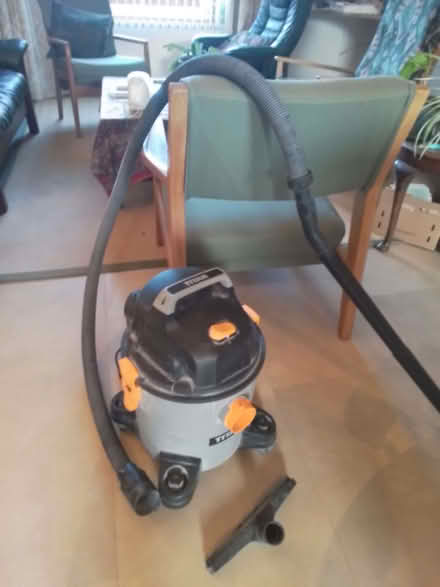 Photo of free Industrial vacuum (AB11) #1