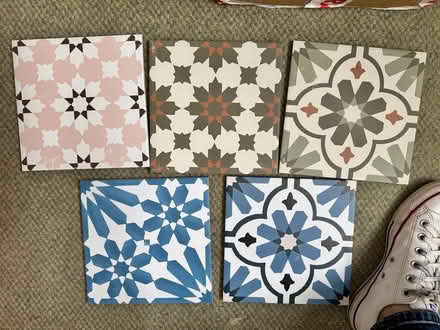 Photo of free Box of sample tiles and pieces (Baffins PO3) #2