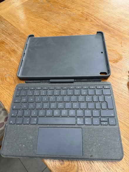 Photo of free Key board/cover ipad air 3 only (East Sheen) #1