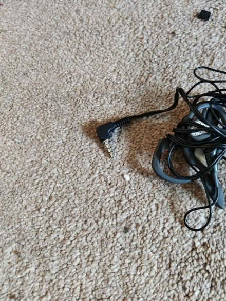 Photo of free 4x Headphones (2 types) (EH16, Prestonfield) #2